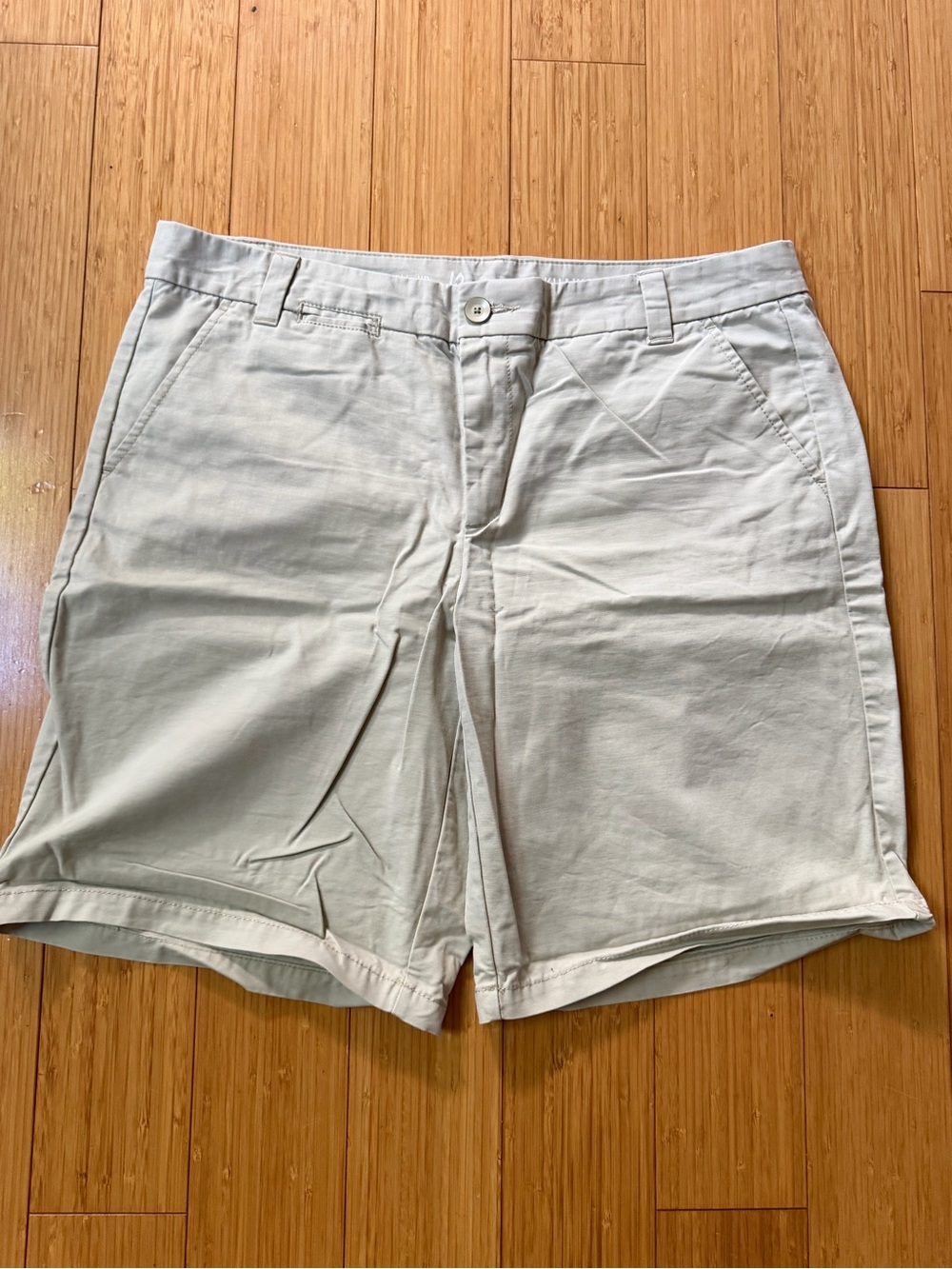 Gap Women's boyfriend roll up Shorts - khaki, size 10